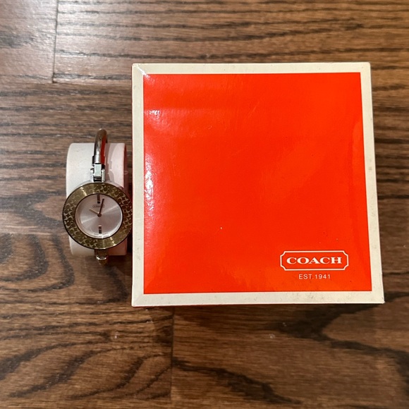 *Vintage* Coach bangle watch with interchangeable bezels. - Picture 2 of 10